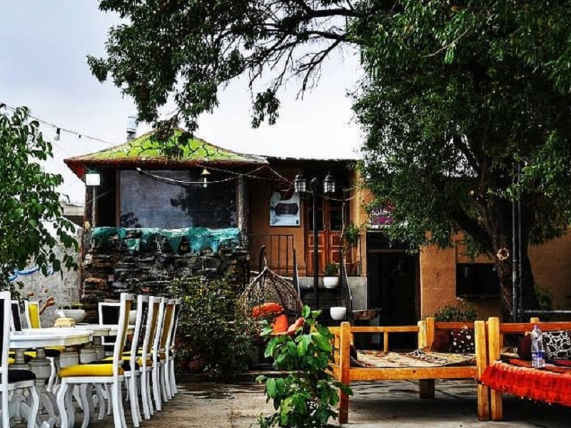 باغ رستوران خان سالار آباده | بهترین رستوران‌های آباده