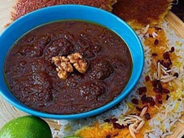 Iranian Foods | What to eat in Meybod | Fasanjan Stew