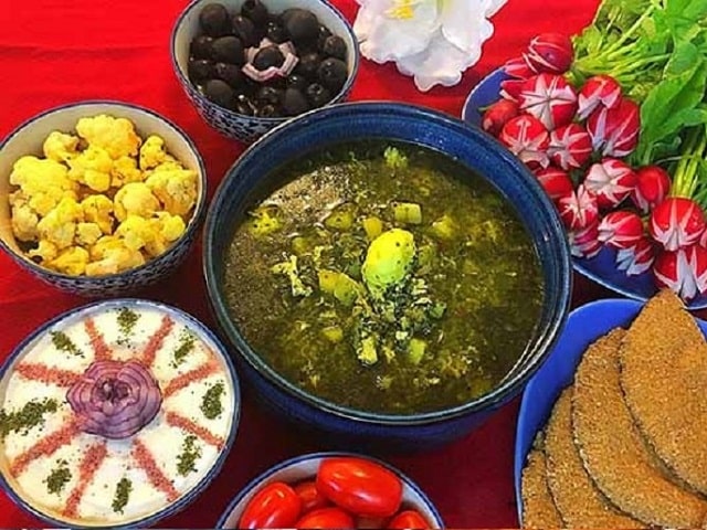 Iranian Foods | What to eat in Meybod | Yazdi Eshkeneh