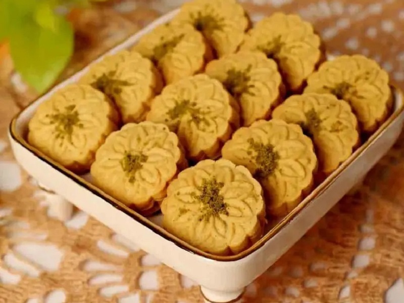 Popular Persian Sweets | Kolompeh Sweet