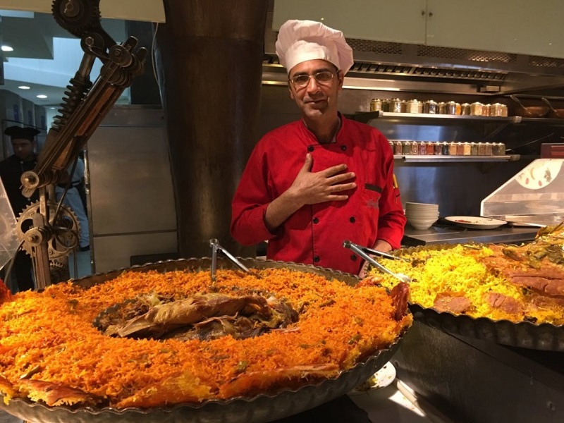 رستوران هفت‌خوان شیراز با موسیقی زنده | بهترین رستوران‌های شیراز