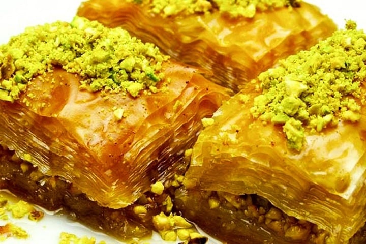 Persian Baklava Pastry | Tabriz Sweet & Food Souvenirs