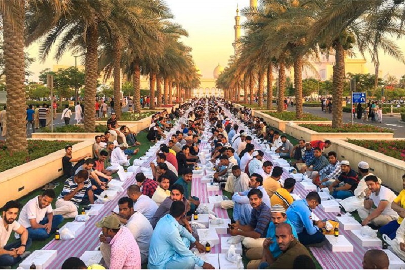 what countries celebrate ramadan | Iftar table in the streets of Dubai