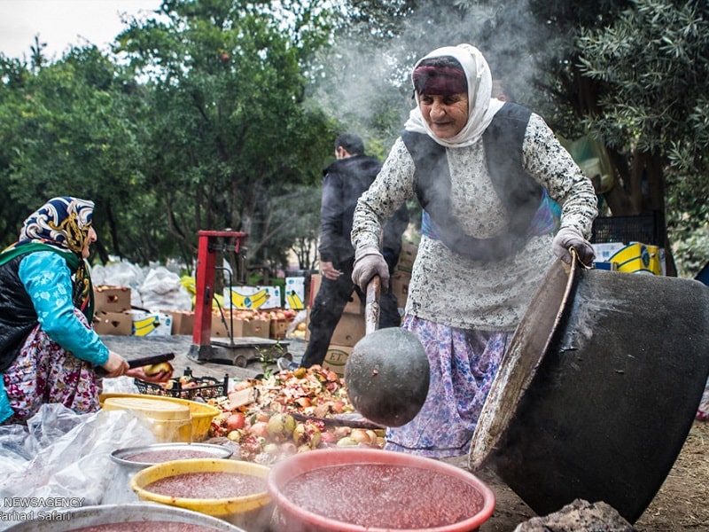 Iranian Souvenirs Pomegranate Molasses | What to buy in Gilan Iran