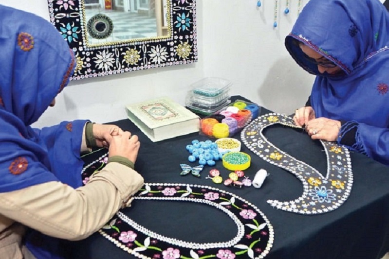 Chabahar Souvenirs What to buy in Sistan Baluchistan | Coin-Mirror Sewing