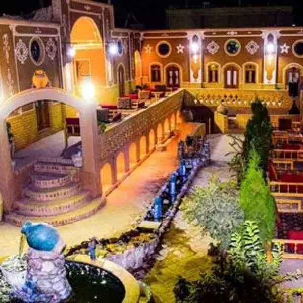 هتل، مسافرخانه، مهمانپذیر، اقامتگاه، بومگردی و هتل آپارتمان‌‌های میبد